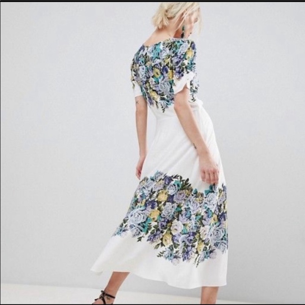 Free People Surplice Floral Midi Dress size Medium - Picture 5 of 7